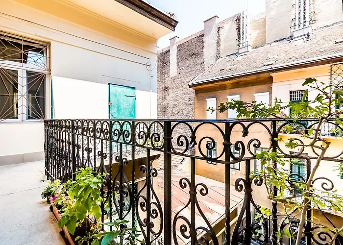 Bpr D8 Premier * Budapesta